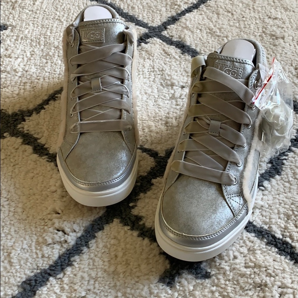Ugg Silver sneakers - Picture 2 of 8